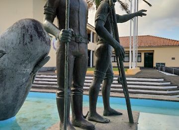 portugal/azores/landmark/homenagem-aos-baleeiros