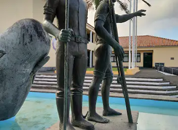 Homenagem Aos Baleeiros