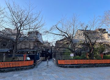 japan/kyoto/landmark/gion-shirakawa-spotlight