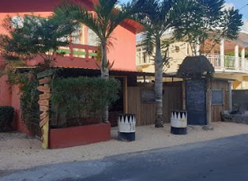 mauritius/flic-en-flac/landmark/kenzi-bar-resto