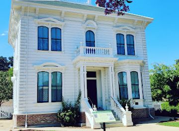 california/san-ramon/landmark/glass-house-museum
