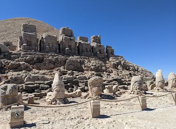 turkiye/caria/landmark/mount-nemrut