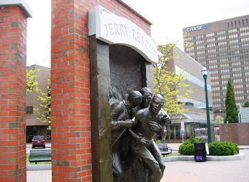 new-york/syracuse/landmark/jerry-rescue-monument