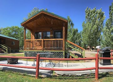 utah/vernal/landmark/vernal-dinosaurland-koa-holiday