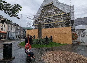 norway/bergen/landmark/bautastein-fur-die-im-seegefecht-vor-alvoen-gefallenen