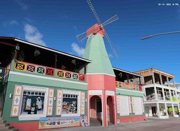 sint-maarten/cul-de-sac/landmark/dutch-blonde-beach-bar-restaurant