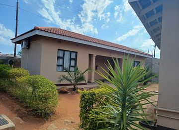 botswana/mahalapye/landmark/thobela-guest-house