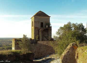 portugal/alentejo/landmark/castelo-de-montemor-o-novo