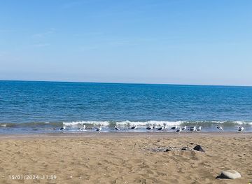 oman/al-batinah-north-governorate/landmark/almenyal-beach-park