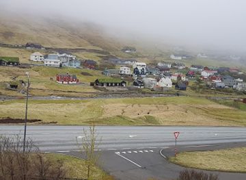 faroe-islands/sandavagur/landmark/logmansgarour
