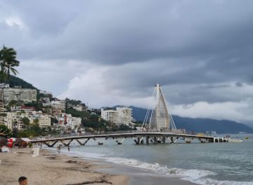 mexico/puerto-vallarta/landmark/los-muertos-beach