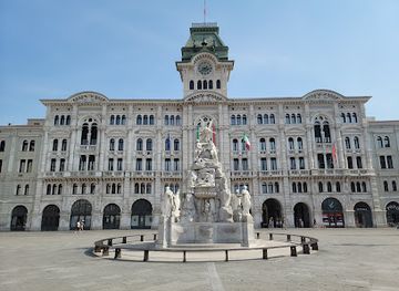 italy/trieste/landmark/unity-of-italy-square