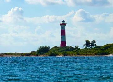 mexico/playa-del-carmen/landmark/punta-molas-lighthouse