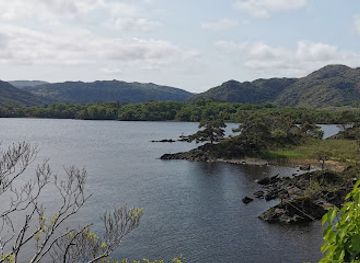 ireland/killarney-national-park/landmark/dinis-cottage
