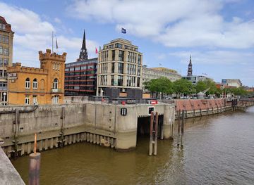 germany/hamburg/altstadt/landmark/house-of-seafaring
