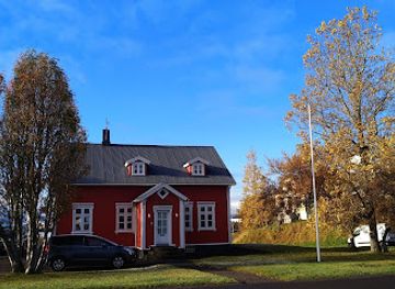 iceland/husavik-area/landmark/husavik-academic-center