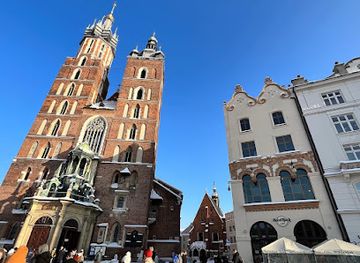 poland/krakow/landmark/nicolaus-copernicus-statue
