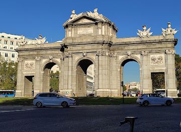 spain/madrid/salamanca/landmark/puerta-de-alcala