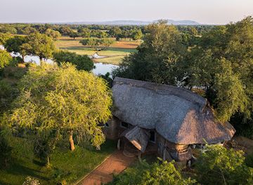 zambia/luangwa-valley/landmark/luangwa-safari-house