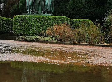 belgium/brussels/schaerbeek/landmark/monument-aux-victimes-civiles-de-la-guerre
