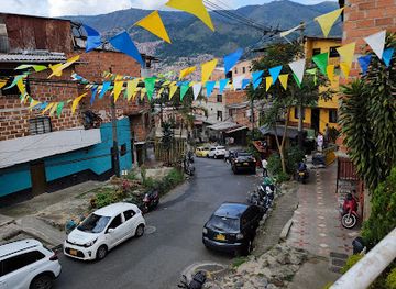 colombia/medellin/landmark/monumento-a-pablo-escobar