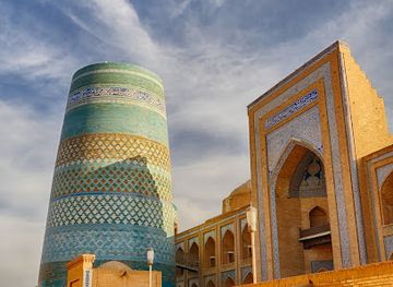 uzbekistan/zarafshan-range/landmark/kalta-minor-minaret