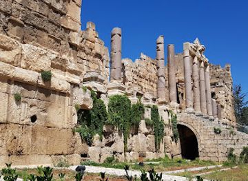 lebanon/baalbek/landmark/propylaea