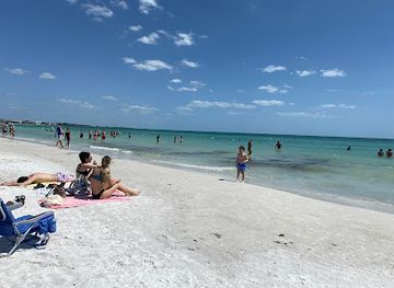 florida/sarasota-beaches/landmark/siesta-beach-pavillion