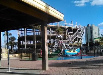 florida/panama-city-beach/landmark/emerald-falls-family-recreation-center