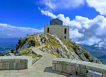 Маузолеј Петра II Петровића Његоша