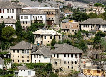 albania/gjirokaster/landmark/cerciz-topulli-square