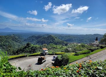 philippines/tagaytay/landmark/twin-lakes-tagaytay