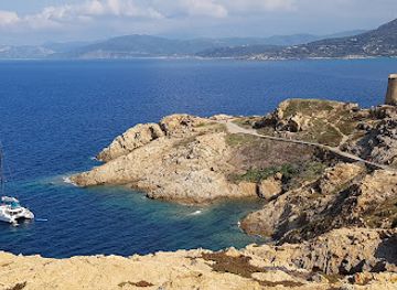 france/corsica/landmark/fanale-di-petra