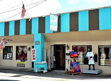 north-carolina/hendersonville/landmark/art-mob-studios-marketplace