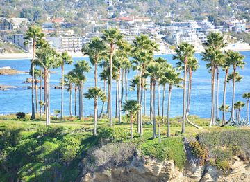 california/laguna-beach/landmark/crescent-bay-castle