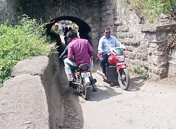 india/pune/landmark/khadki-small-tunnel