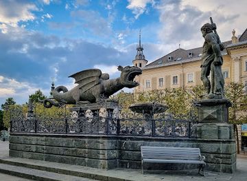 austria/worthersee/landmark/lindwurmbrunnen