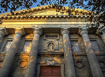 france/midi-pyrenees/landmark/basilica-of-our-lady-of-the-daurade