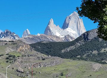 argentina/el-chalten/landmark/la-roti-food-store