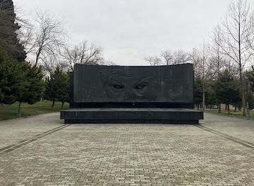 azerbaijan/absheron-peninsula/landmark/monument-to-richard-sorge