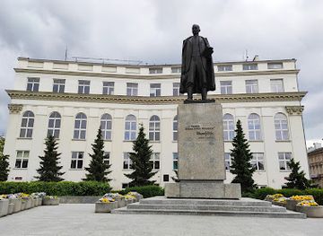 poland/kuyavia/landmark/statue-of-wincenty-witos