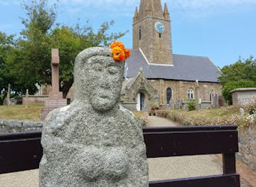 guernsey/herm/landmark/la-gran-mere-du-chimquiere