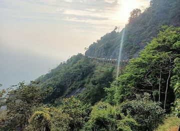 india/malabar-coast/landmark/lakkidi-view-point