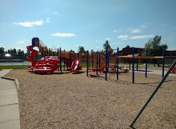 north-dakota/grand-forks/landmark/lion-s-park-warming-house