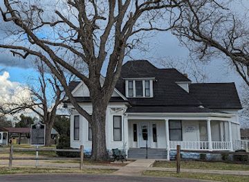 texas/central-texas/landmark/heritage-house-museum