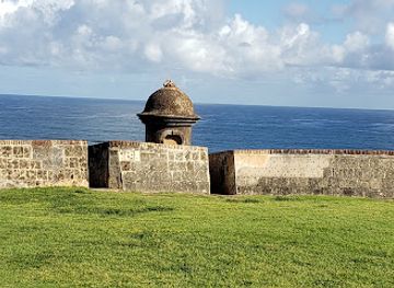 puerto-rico/san-juan/landmark/callejon-de-la-puerta-con-la-bandera