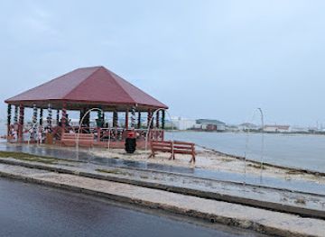 turks-and-caicos-islands/grand-turk/landmark/grand-turk-public-gazebo