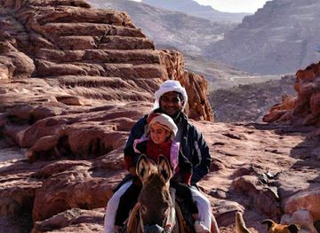 jordan/burial-mounds/landmark/royal-tombs