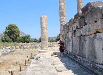 turkiye/isauria/landmark/letoon-sanctuary-place