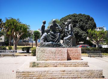 greece/kos/landmark/statue-of-hippocrates